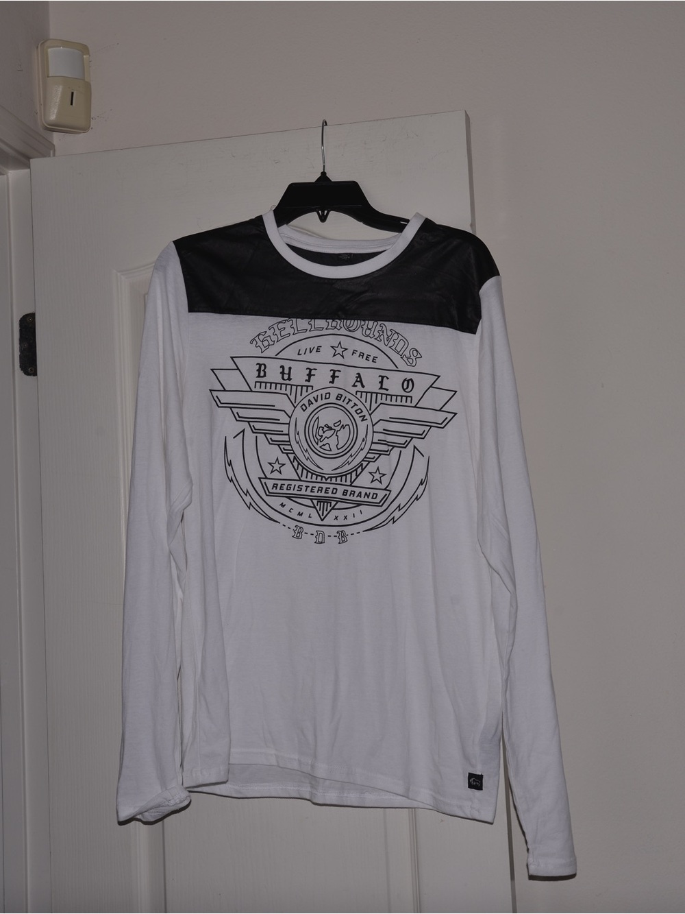 Buffalo David Bitton White Long-Sleeve Graphic Tee with Black Yoke